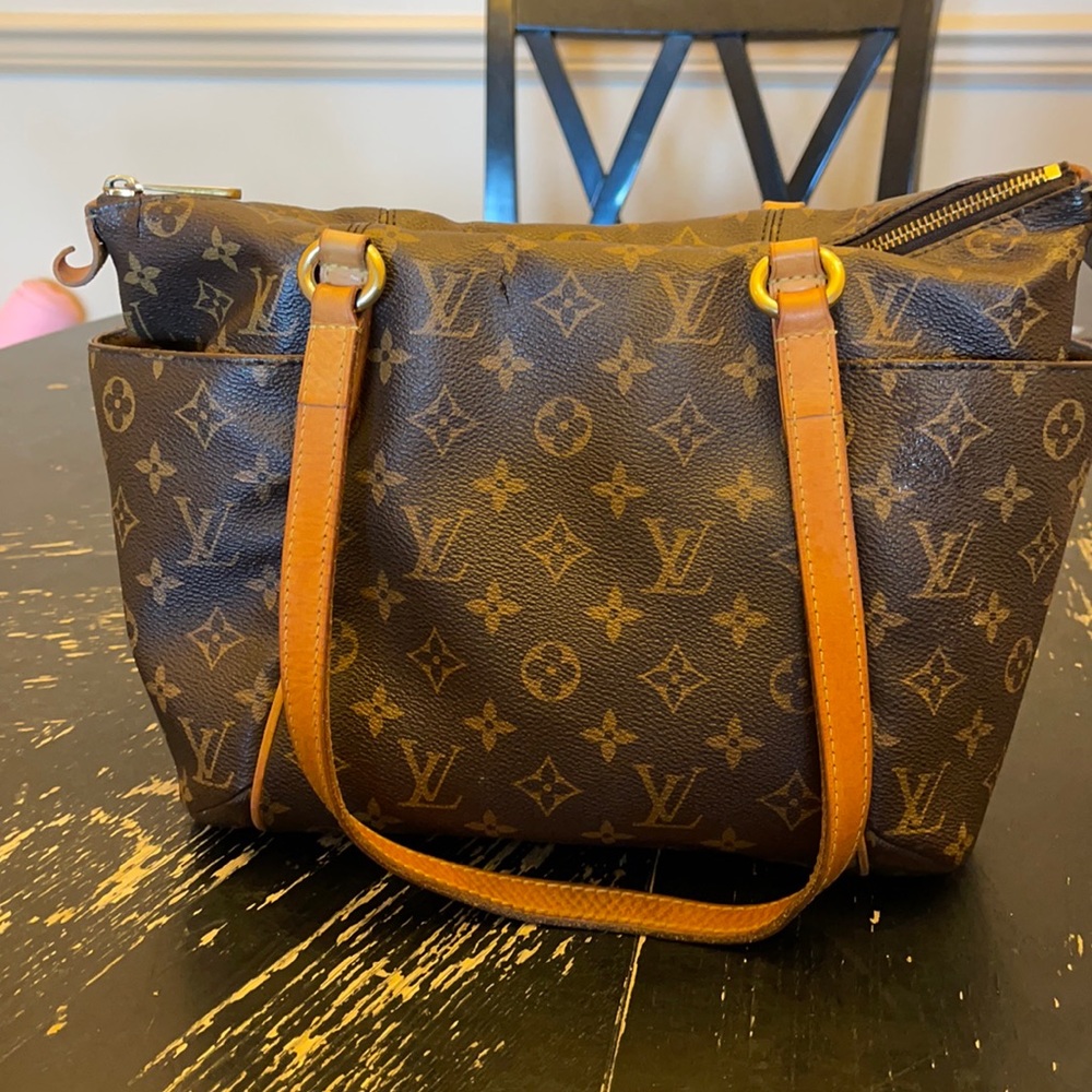Louis Vuitton purse